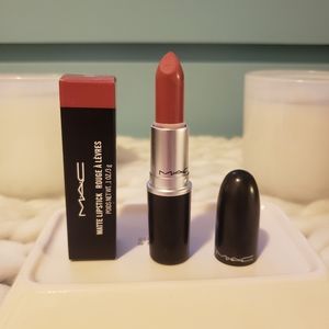 BNIB MAC Matte Lipstick in Mehr